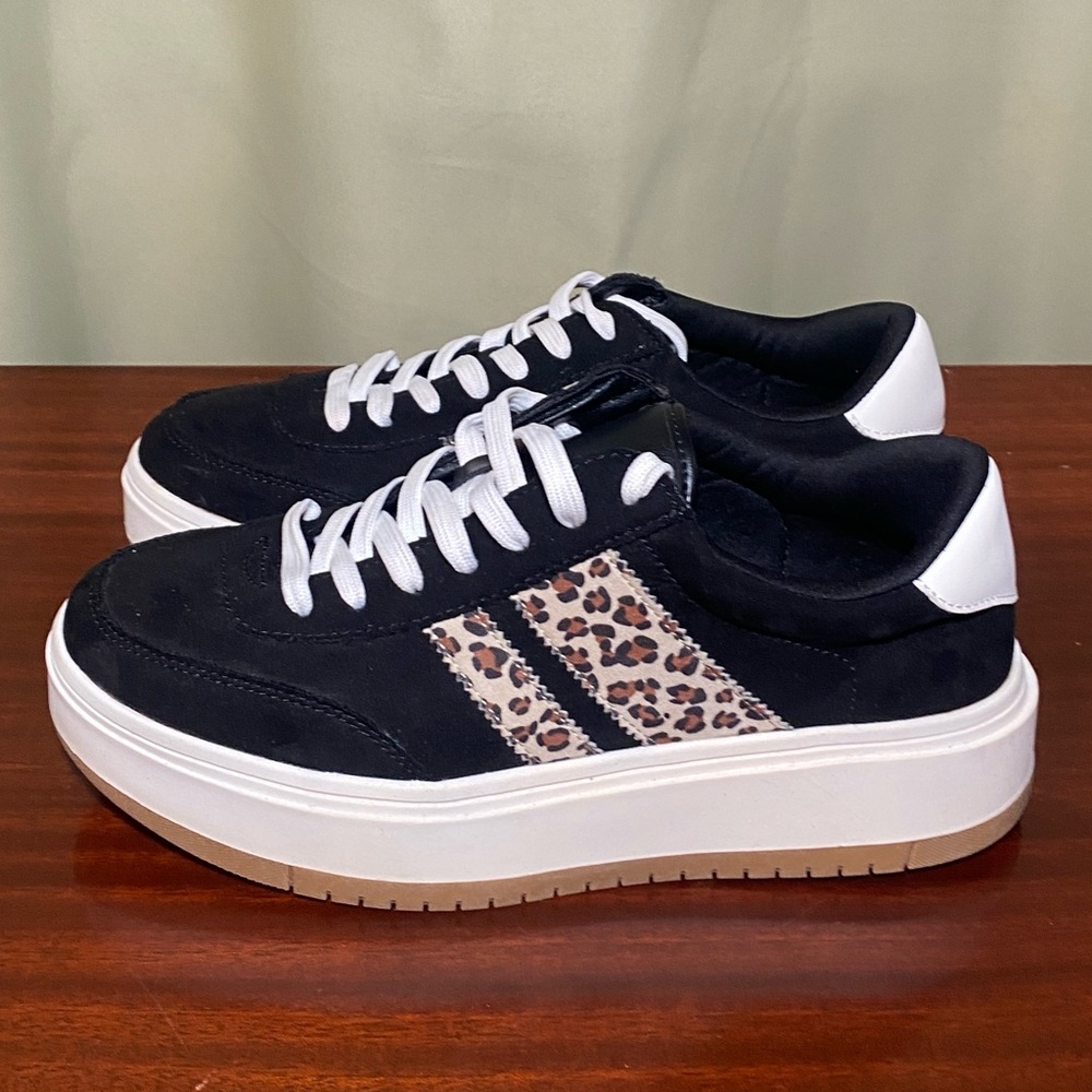 Madden Girl Navida Black Leopard Lace-Up Low-Top Platform Sneakers Black size 9M